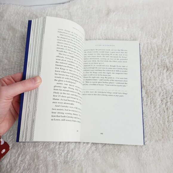 Sports Illustrated The Great One: The Complete Wayne Gretzky Collection Book - Picture 3 of 6